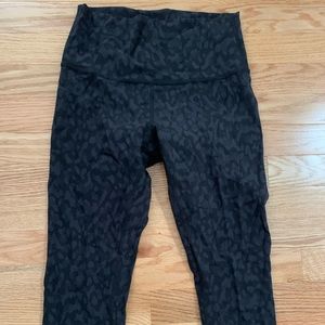 Lululemon wunder under luxtreme cropped leggings